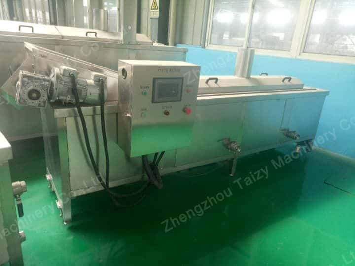Conveyor belt frying machine (3-meter belt length)